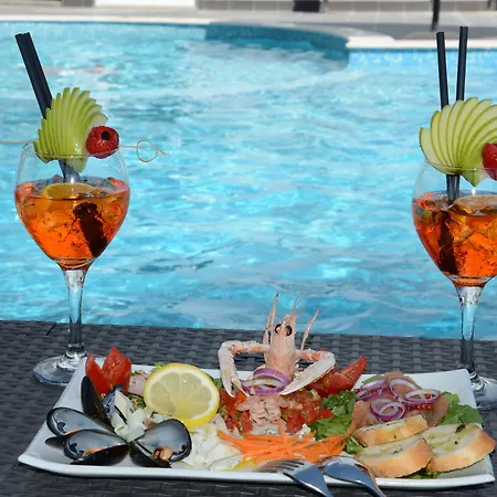 Kiara מלון דירות