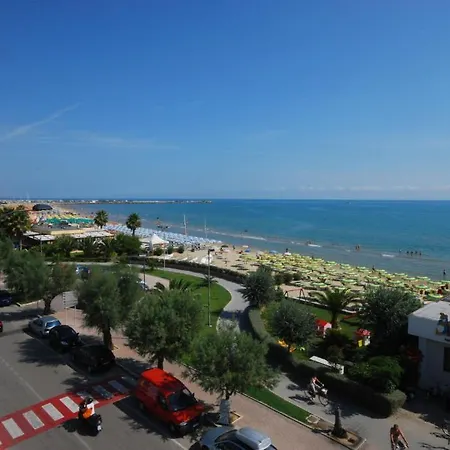 Kiara 4* ג'וליאנובה