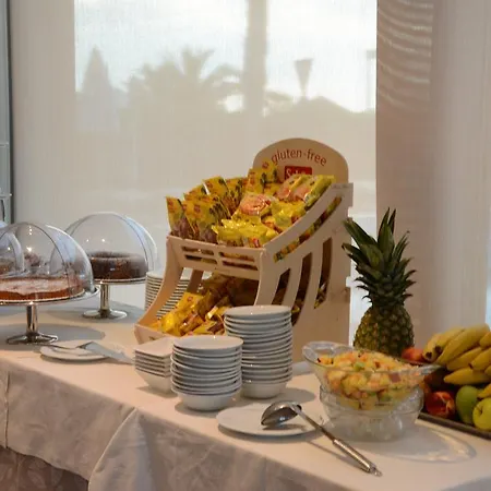 Kiara מלון דירות 4*