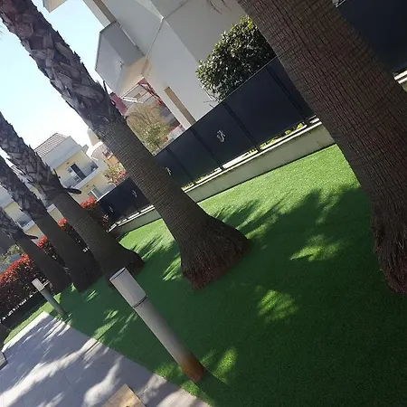 Kiara מלון דירות 4*