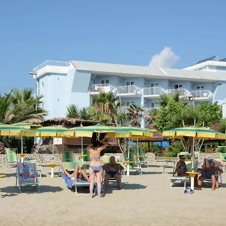 Kiara מלון דירות 4*