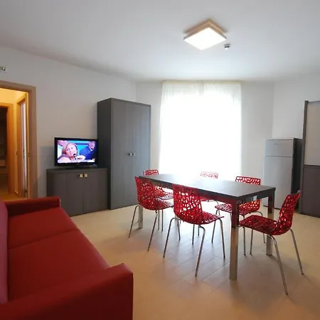 Kiara 4*