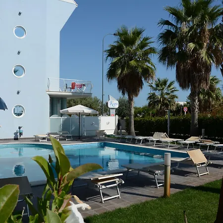 Kiara 4*