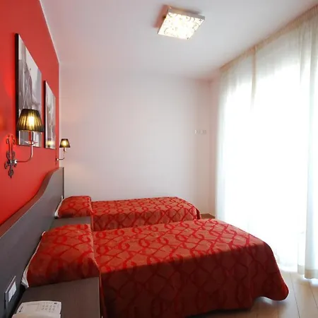 Kiara 4*
