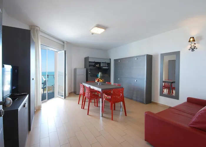 Kiara Apartahotel 4*